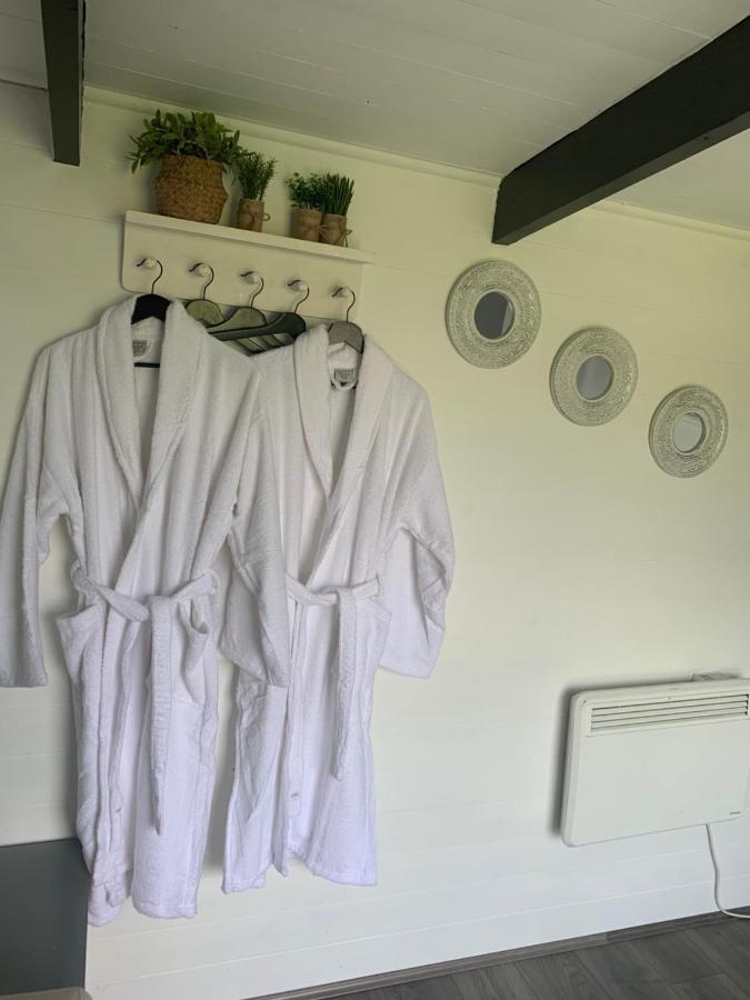 Dolafon Farm Luxury Glamping Cabin With Hot Tub St Asaph Εξωτερικό φωτογραφία